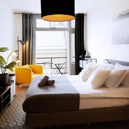 Bed & Breakfast Modern Hideout Ace Location