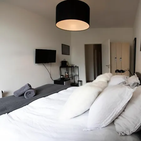 Bed & Breakfast Modern Hideout Ace Location *